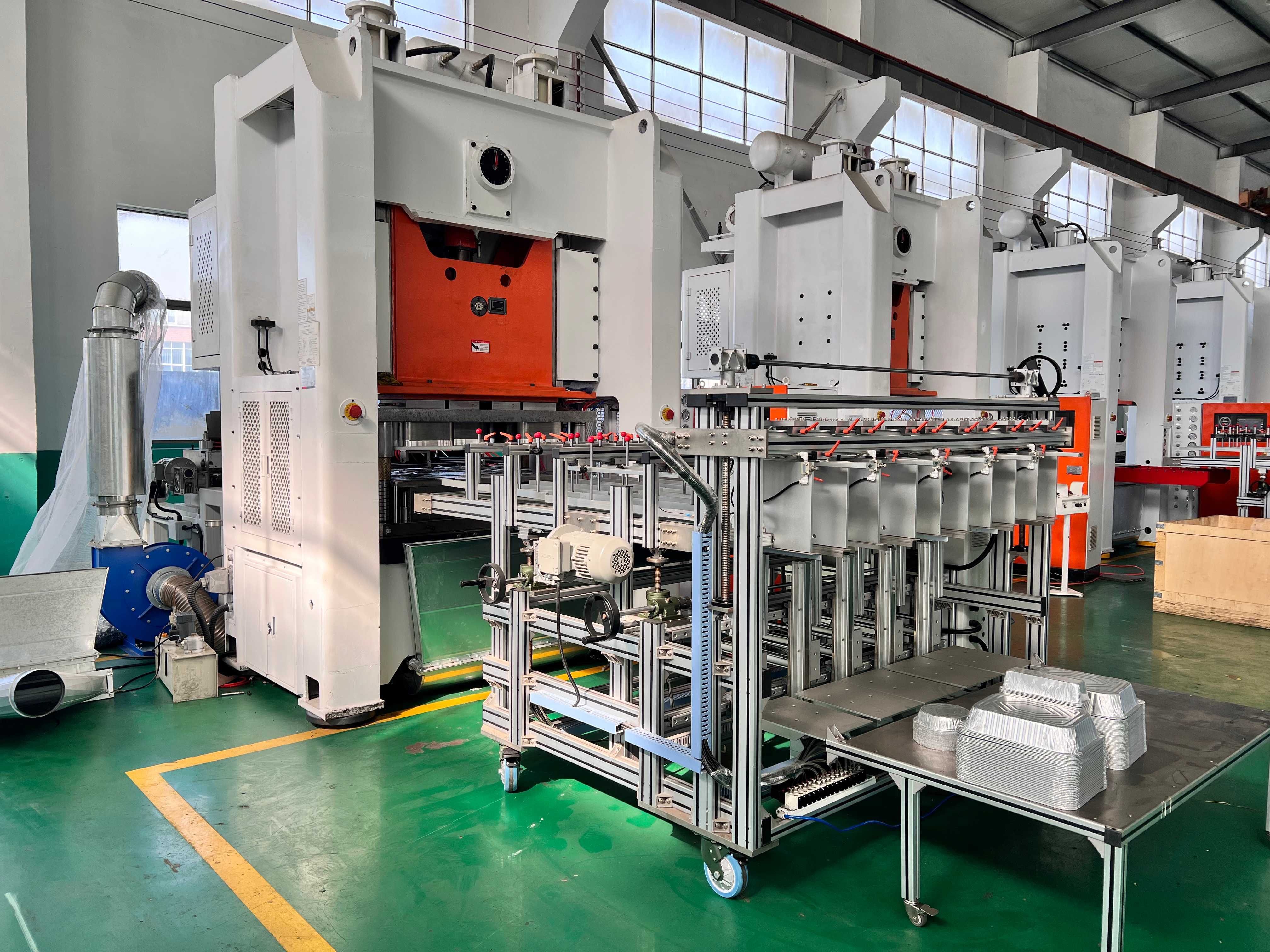 Ultimi blog aziendali su Quali attrezzature comprende una linea di produzione di contenitori in foglio di alluminio completamente automatica?