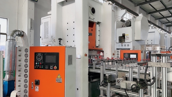 comprare Macchina per la produzione di contenitori alimentari in foglio di alluminio 35-68 colpi al minuto Velocità di lavoro online manufacture