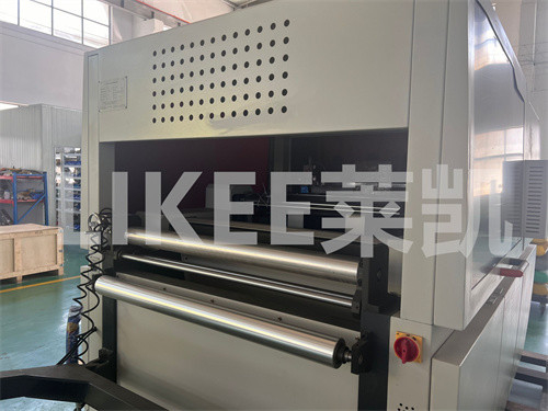 comprare Macchina di taglio a stampo automatico di foglio di alluminio per carta LKD970*640 online manufacture