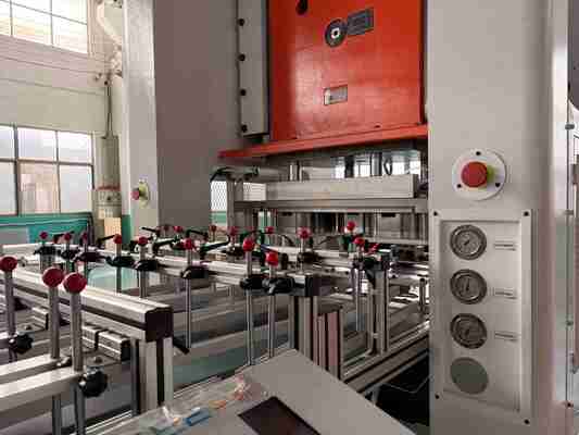 comprare Macchina per contenitori in foglio di alluminio LK-T80 con velocità media di 50 corse/min, capacità di 12000 pezzi/ora e costruzione in acciaio ad alta precisione fabbricazione online
