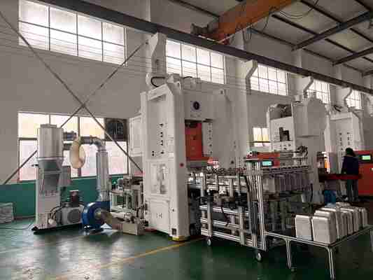 comprare LK-T80 Macchina per la produzione di fogli di alluminio con capacità di stampa di 80 tonnellate Mitsubishi PLC Controllo e durata di 10 anni fabbricazione online