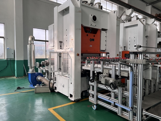 Tazza automatica del foglio di alluminio di potere 26KW che rende a macchina controllato elettrico