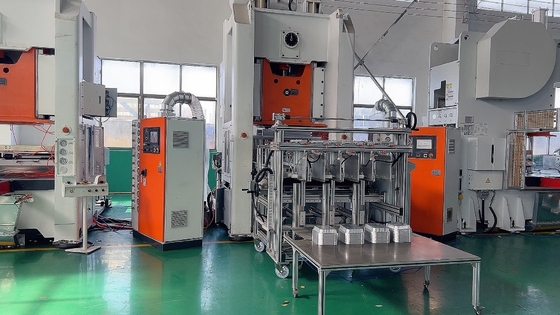 Certificazione CE 80TON 12000 Pcs/ora Macchina per la fabbricazione di contenitori in foglio di alluminio