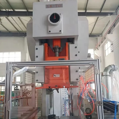 LK-T63 Linea di produzione di contenitori in foglio di alluminio Siemens Motor Controlled 9000PCS Per Hour