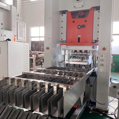 Macchina per la produzione di contenitori in foglio di alluminio ad alta potenza per inverter elettrico Mitsubishi a 380V 50HZ a 3 fasi