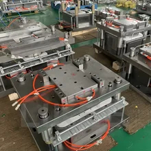 Stampo per contenitori in foglio di alluminio per la macchina per la produzione di contenitori in foglio di alluminio