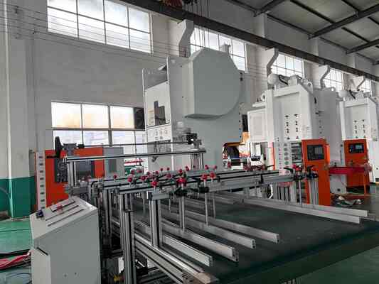 LK-T80 Macchina automatica per la produzione di contenitori alimentari in alluminio per barbecue da 250 ml