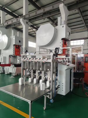 Macchina automatica per contenitori in foglio di alluminio LK-T63 con design stabile a telaio a C per funzionamento 24 ore su 24